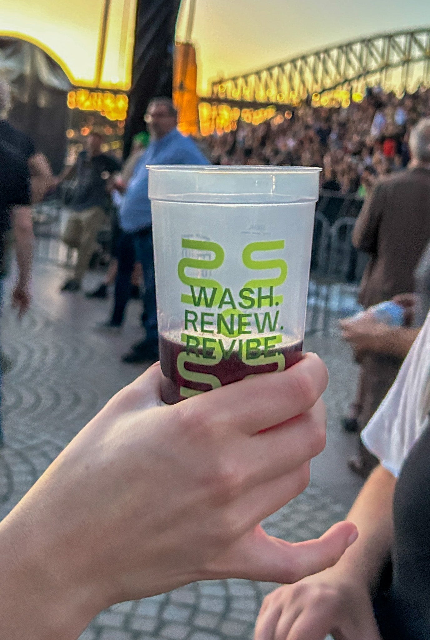 Revibes | The Leading Reusable Cup and Food Packaging Reuse System